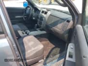 ✅ 2012 Ford Escape XLT • VIN: 1FMCU9DG9CKB29114 • Lot: 43155601. Wystawiony na IAAI z przebiegiem 192 325 mil. Bezpłatny archiwum sprzedaży aukcyjnych z USA i szczegółowy raport historii pojazdu na DreamBid. Zdjęcie 5.