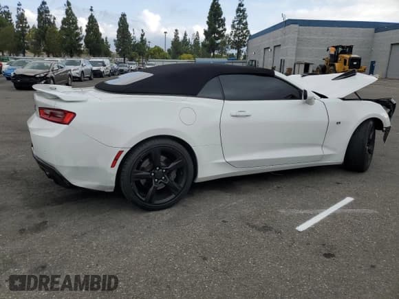 ✅ 2017 Chevrolet Camaro 2SS • VIN: 1G1FH3D75H0149018 • Lot: 80291945. Listed on Copart with 43,451 mi. Free auction sales archive from the USA and detailed vehicle history report at DreamBid. Image 3.