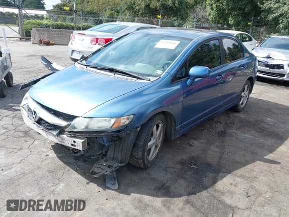 ✅ 2010 Honda Civic EX • VIN: 2HGFA1F8XAH521607 • Lot: 43323600. Listed on IAAI with 175,904 mi. Free auction sales archive from the USA and detailed vehicle history report at DreamBid. Image 2.