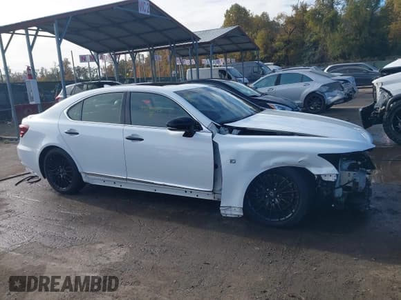 ✅ 2015 Lexus LS 460 • VIN: JTHCL5EF9F5024449 • Лот: 43544643. Опубликован ранее на IAAI с пробегом 114 694 миль. Бесплатный доступ к архиву аукционных продаж из США и подробный отчёт об истории автомобиля на DreamBid. Изображение 14.