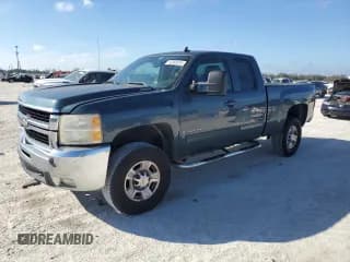 ✅ 2009 Chevrolet Silverado 2500HD • VIN: 1GCHK696X9E147868 • Lot: 43383015. Wystawiony na Copart z przebiegiem 262 454 mil. Bezpłatny archiwum sprzedaży aukcyjnych z USA i szczegółowy raport historii pojazdu na DreamBid. Zdjęcie 1.