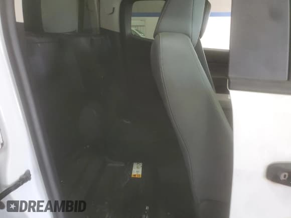 ✅ 2019 Chevrolet Colorado 2WD Work Truck • VIN: 1GCHSBEA1K1246921 • Lot: 91872955. Wystawiony na Copart z przebiegiem 177 181 mil. Bezpłatny archiwum sprzedaży aukcyjnych z USA i szczegółowy raport historii pojazdu na DreamBid. Zdjęcie 10.