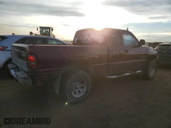 2000 Dodge 1500 с VIN 3B7HF13Z9YG149645, выставлен на аукционе Copart как лот 87197624 с пробегом 244 846 миль миль и Списание • Salvage title. История ставок и продаж доступна на DreamBid. Изображение 3.