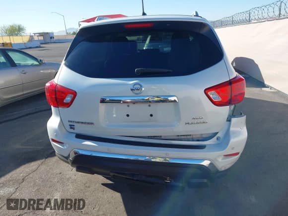 ✅ 2018 Nissan Pathfinder SL • VIN: 5N1DR2MM1JC670197 • Lot: 43409571. Listed on IAAI with 101,067 mi. Free auction sales archive from the USA and detailed vehicle history report at DreamBid. Image 16.