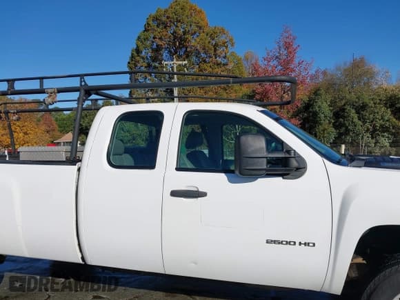 ✅ 2013 Chevrolet Silverado 2500HD Work Truck • VIN: 1GC2CVCG2DZ185563 • Lot: 43411016. Wystawiony na IAAI z przebiegiem 221 398 mil. Bezpłatny archiwum sprzedaży aukcyjnych z USA i szczegółowy raport historii pojazdu na DreamBid. Zdjęcie 13.