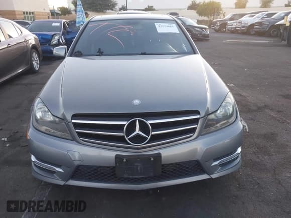 ✅ 2014 Mercedes-Benz C 250 Sport • VIN: WDDGF4HB5ER316335 • Lot: 43574865. Wystawiony na IAAI z przebiegiem 136 170 mil. Bezpłatny archiwum sprzedaży aukcyjnych z USA i szczegółowy raport historii pojazdu na DreamBid. Zdjęcie 12.