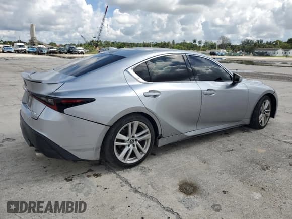 ✅ 2021 Lexus IS 300 • VIN: JTHCA1D25M5113140 • Лот: 71405255. Опубликован ранее на Copart с пробегом 42 754 миль. Бесплатный доступ к архиву аукционных продаж из США и подробный отчёт об истории автомобиля на DreamBid. Изображение 3.