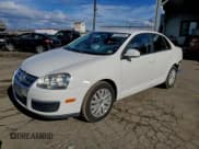✅ 2010 Volkswagen Jetta S • VIN: 3VWJZ7AJ2AM041283 • Лот: 94078695. Опубликован ранее на Copart с пробегом 169 764 миль. Бесплатный доступ к архиву аукционных продаж из США и подробный отчёт об истории автомобиля на DreamBid. Изображение 1.