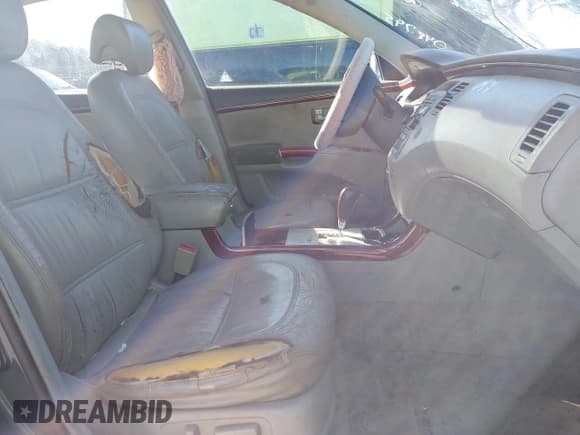 ✅ 2006 Hyundai Azera SE • VIN: KMHFC46F26A048795 • Lot: 43503382. Listed on IAAI with 172,785 mi. Free auction sales archive from the USA and detailed vehicle history report at DreamBid. Image 5.