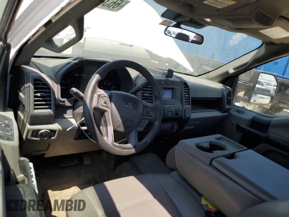 ✅ 2022 Ford F-350 XL • VIN: 1FT8X3AT8NEE36663 • Lot: 66302184. Wystawiony na Copart z przebiegiem 31 847 mil. Bezpłatny archiwum sprzedaży aukcyjnych z USA i szczegółowy raport historii pojazdu na DreamBid. Zdjęcie 8.