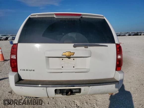 ✅ 2014 Chevrolet Tahoe LTZ • VIN: 1GNSCCE00ER106095 • Lot: 81633235. Listed on Copart with 311,501 mi. Free auction sales archive from the USA and detailed vehicle history report at DreamBid. Image 6.