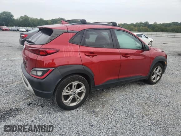 ✅ 2022 Hyundai Kona SEL • VIN: KM8K62AB1NU788446 • Лот: 81774645. Опубликован ранее на Copart с пробегом 68 030 миль. Бесплатный доступ к архиву аукционных продаж из США и подробный отчёт об истории автомобиля на DreamBid. Изображение 3.