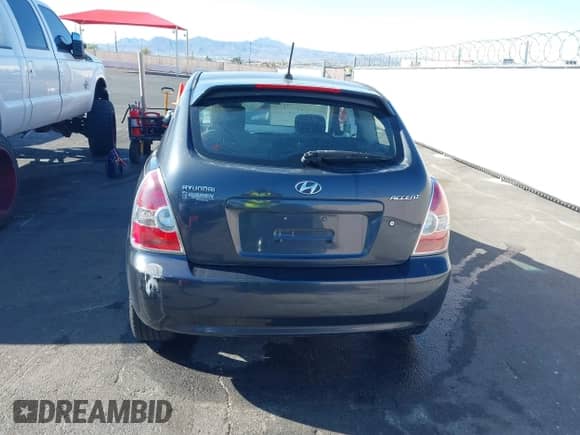 2011 Hyundai Accent SE z VIN KMHCN3AC5BU201487, wystawiony jako IAAI lot #41967812 z przebiegiem 91 205 mil mil oraz . Historia ofert i sprzedaży dostępna na DreamBid. Obrazek 13.