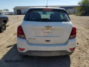 ✅ 2022 Chevrolet Trax LS • VIN: KL7CJNSM5NB514958 • Лот: 81867715. Опубликован ранее на Copart с пробегом 59 404 миль. Бесплатный доступ к архиву аукционных продаж из США и подробный отчёт об истории автомобиля на DreamBid. Изображение 6.