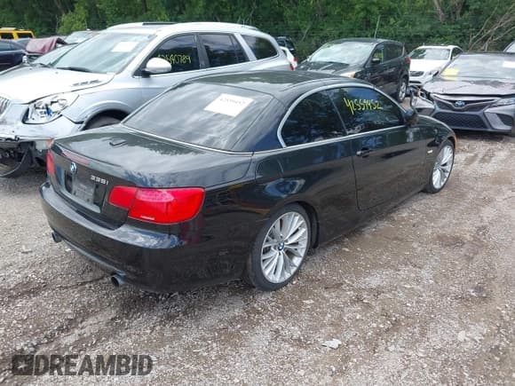 ✅ 2011 BMW 3 Series 335i • VIN: WBADX7C51BE581492 • Lot: 42559452. Wystawiony na IAAI z przebiegiem 182 338 mil. Bezpłatny archiwum sprzedaży aukcyjnych z USA i szczegółowy raport historii pojazdu na DreamBid. Zdjęcie 4.