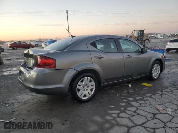 ✅ 2012 Dodge Avenger SE • VIN: 1C3CDZAB7CN238106 • Лот: 89009115. Опубликован ранее на Copart с пробегом 135 444 миль. Бесплатный доступ к архиву аукционных продаж из США и подробный отчёт об истории автомобиля на DreamBid. Изображение 3.