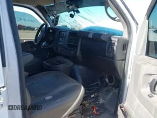 ✅ 2015 Chevrolet Express Passenger 1LS • VIN: 1GAZGZFG0F1156773 • Лот: 43567680. Опубликован ранее на IAAI с пробегом 198 793 миль. Бесплатный доступ к архиву аукционных продаж из США и подробный отчёт об истории автомобиля на DreamBid. Изображение 5.