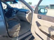 ✅ 2019 GMC Yukon XL SLT • VIN: 1GKS2GKC1KR236405 • Лот: 42939264. Опубликован ранее на IAAI с пробегом 199 856 миль. Бесплатный доступ к архиву аукционных продаж из США и подробный отчёт об истории автомобиля на DreamBid. Изображение 5.