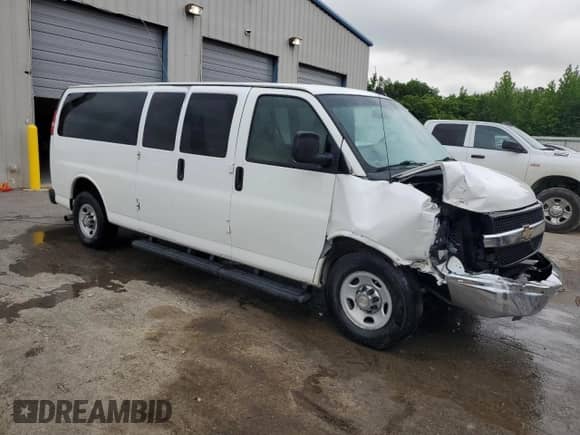 2016 Chevrolet Express Passenger LT с VIN 1GAZGPFF6G1178192, выставлен на аукционе Copart как лот 58408975 с пробегом 154 788 миль миль и Списание • Salvage title. История ставок и продаж доступна на DreamBid. Изображение 4.