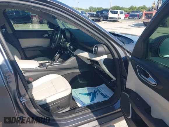 ✅ 2021 Alfa Romeo Giulia • VIN: ZARFAMANXM7641751 • Lot: 42834831. Listed on IAAI with 53,734 mi. Free auction sales archive from the USA and detailed vehicle history report at DreamBid. Image 5.