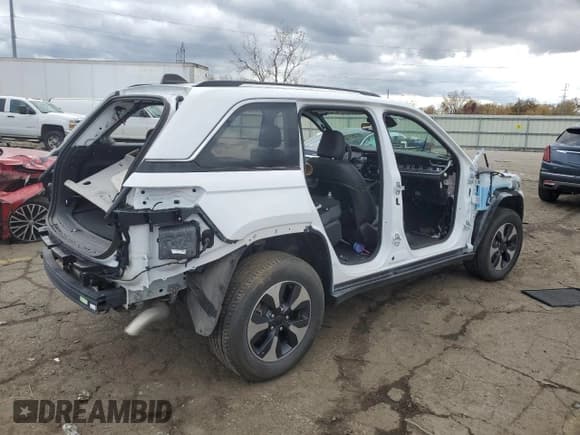 ✅ 2024 Jeep Grand Cherokee • VIN: 1C4RJYB64R8959470 • Lot: 87353735. Wystawiony na Copart z przebiegiem Nie podano. Bezpłatny archiwum sprzedaży aukcyjnych z USA i szczegółowy raport historii pojazdu na DreamBid. Zdjęcie 3.