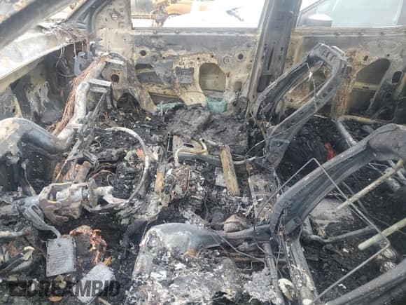 ✅ 2019 Chevrolet Silverado 2500HD LTZ • VIN: 1GC1KTEYXKF200477 • Лот: 93405675. Опубликован ранее на Copart с пробегом Не указан. Бесплатный доступ к архиву аукционных продаж из США и подробный отчёт об истории автомобиля на DreamBid. Изображение 7.