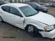 2010 Dodge Avenger SXT z VIN 1B3CC4FDXAN193611, wystawiony jako IAAI lot #41798586 z przebiegiem 92 800 mil mil oraz . Historia ofert i sprzedaży dostępna na DreamBid. Obrazek 17.