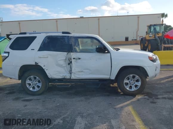 ✅ 2022 Toyota 4Runner SR5 • VIN: JTEMU5JR2N6053461 • Лот: 43846742. Опубликован ранее на IAAI с пробегом 37 736 миль. Бесплатный доступ к архиву аукционных продаж из США и подробный отчёт об истории автомобиля на DreamBid. Изображение 13.