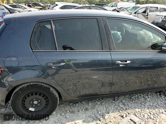 ✅ 2013 Volkswagen Golf • VIN: WVWDB7AJ4DW082331 • Лот: 70467704. Опубликован ранее на Copart с пробегом 137 471 миль. Бесплатный доступ к архиву аукционных продаж из США и подробный отчёт об истории автомобиля на DreamBid. Изображение 11.