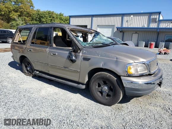 ✅ 2002 Ford Expedition XLT • VIN: 1FMRU15WX2LA64509 • Lot: 82646465. Listed on Copart with Not provided. Free auction sales archive from the USA and detailed vehicle history report at DreamBid. Image 4.