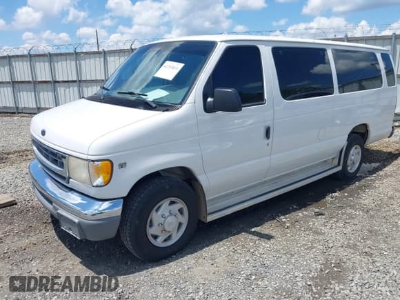 ✅ 1999 Ford Econoline Passenger XL • VIN: 1FBSS31L3XHB14197 • Лот: 42253831. Опубликован ранее на IAAI с пробегом 41 664 миль. Бесплатный доступ к архиву аукционных продаж из США и подробный отчёт об истории автомобиля на DreamBid. Изображение 17.