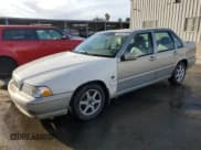 ✅ 2000 Volvo S70 • VIN: YV1LS61J5Y2673782 • Lot: 47292725. Listed on Copart with 203,097 mi. Free auction sales archive from the USA and detailed vehicle history report at DreamBid. Image 1.