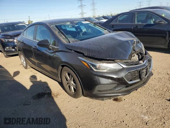 ✅ 2017 Chevrolet Cruze LT • VIN: 1G1BE5SM6H7254542 • Lot: 82271175. Wystawiony na Copart z przebiegiem 207 046 mil mil. Skorzystaj z bezpłatnego archiwum sprzedaży aukcyjnych z USA i zobacz szczegółowy raport historii pojazdu na DreamBid. Zdjęcie 4.