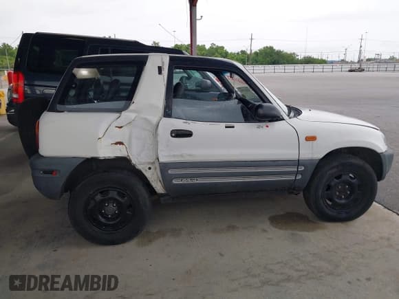 ✅ 1997 Toyota RAV4 • VIN: JT3XP10V6V0005954 • Lot: 42201384. Wystawiony na IAAI z przebiegiem 212 530 mil. Bezpłatny archiwum sprzedaży aukcyjnych z USA i szczegółowy raport historii pojazdu na DreamBid. Zdjęcie 6.