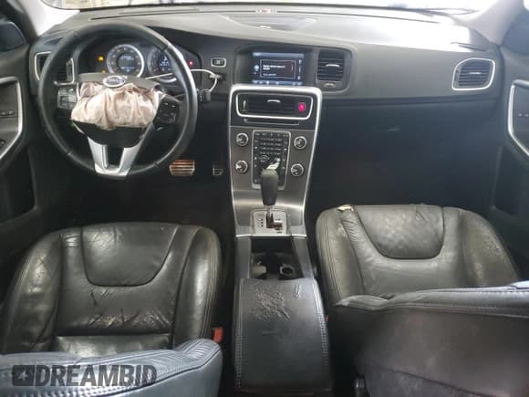 ✅ 2011 Volvo S60 • VIN: YV1902FH1B2003586 • Lot: 81671865. Wystawiony na Copart z przebiegiem 239 758 mil. Bezpłatny archiwum sprzedaży aukcyjnych z USA i szczegółowy raport historii pojazdu na DreamBid. Zdjęcie 8.