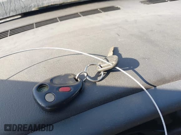 ✅ 2004 Chevrolet Silverado 1500 LT • VIN: 1GCEC19TX4E224854 • Lot: 43118666. Wystawiony na IAAI z przebiegiem 168 898 mil. Bezpłatny archiwum sprzedaży aukcyjnych z USA i szczegółowy raport historii pojazdu na DreamBid. Zdjęcie 11.