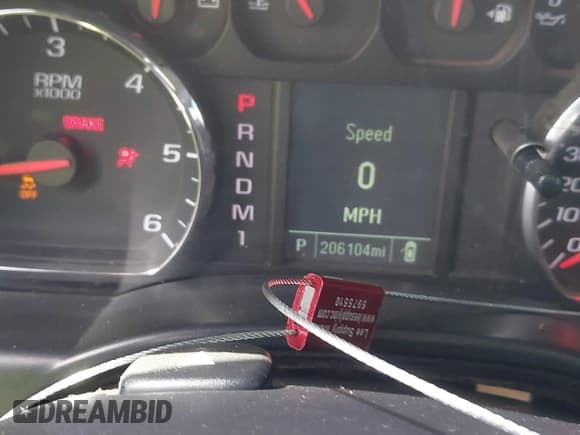 ✅ 2015 Chevrolet Silverado 2500HD Work Truck • VIN: 1GC0CUEG0FZ105243 • Lot: 41379638. Wystawiony na IAAI z przebiegiem 206 104 mil. Bezpłatny archiwum sprzedaży aukcyjnych z USA i szczegółowy raport historii pojazdu na DreamBid. Zdjęcie 16.