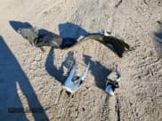 ✅ 2014 Toyota Highlander LE Plus • VIN: 5TDZKRFH4ES031081 • Lot: 84073815. Wystawiony na Copart z przebiegiem 165 517 mil. Bezpłatny archiwum sprzedaży aukcyjnych z USA i szczegółowy raport historii pojazdu na DreamBid. Zdjęcie 13.