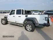 ✅ 2020 Jeep Gladiator Sport S • VIN: 1C6HJTAGXLL142346 • Lot: 81245015. Wystawiony na Copart z przebiegiem 130 684 mil. Bezpłatny archiwum sprzedaży aukcyjnych z USA i szczegółowy raport historii pojazdu na DreamBid. Zdjęcie 2.