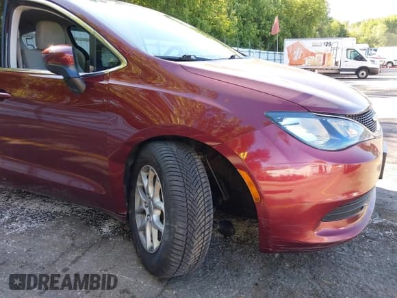 ✅ 2018 Chrysler Pacifica Touring • VIN: 2C4RC1DG0JR148667 • Лот: 43087513. Опубликован ранее на IAAI с пробегом 170 290 миль. Бесплатный доступ к архиву аукционных продаж из США и подробный отчёт об истории автомобиля на DreamBid. Изображение 6.