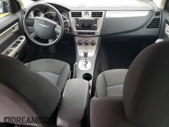 ✅ 2009 Chrysler Sebring LX • VIN: 1C3LC46B09N517811 • Lot: 70693695. Listed on Copart with 95,266 mi. Free auction sales archive from the USA and detailed vehicle history report at DreamBid. Image 8.