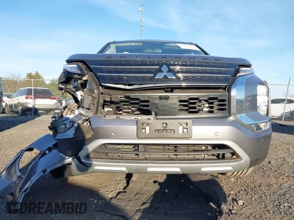 ✅ 2022 Mitsubishi Outlander SE • VIN: JA4J3UA80NZ024822 • Lot: 40825913. Listed on IAAI with 56,645 mi. Free auction sales archive from the USA and detailed vehicle history report at DreamBid. Image 6.