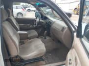 ✅ 2002 Toyota Tacoma PreRunner • VIN: 5TEGN92N72Z011738 • Lot: 43692039. Wystawiony na IAAI z przebiegiem 324 979 mil. Bezpłatny archiwum sprzedaży aukcyjnych z USA i szczegółowy raport historii pojazdu na DreamBid. Zdjęcie 5.