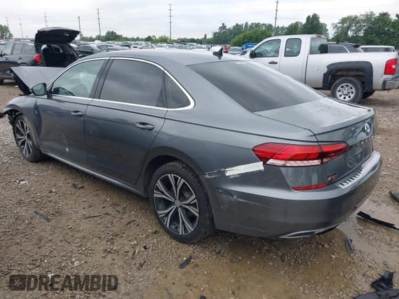 ✅ 2021 Volkswagen Passat SE • VIN: 1VWSA7A37MC017516 • Lot: 42868010. Listed on IAAI with 63,180 mi. Free auction sales archive from the USA and detailed vehicle history report at DreamBid. Image 3.