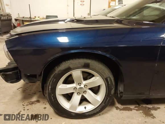 ✅ 2014 Dodge Challenger SXT • VIN: 2C3CDYAGXEH284224 • Lot: 41526460. Wystawiony na IAAI z przebiegiem 134 196 mil. Bezpłatny archiwum sprzedaży aukcyjnych z USA i szczegółowy raport historii pojazdu na DreamBid. Zdjęcie 18.