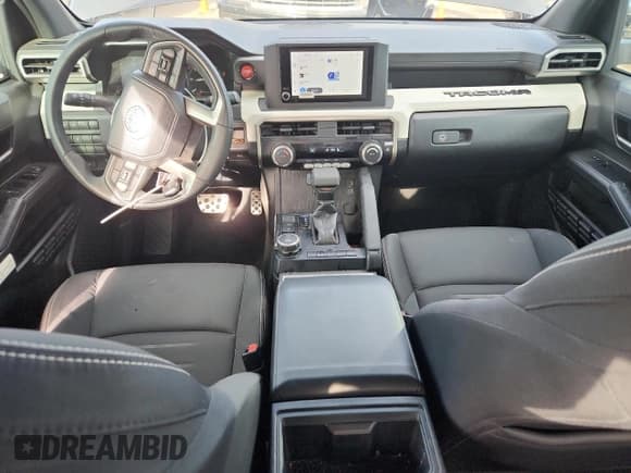 ✅ 2024 Toyota Tacoma TRD Sport • VIN: 3TMLB5JN6RM047445 • Lot: 84267215. Wystawiony na Copart z przebiegiem 26 504 mil. Bezpłatny archiwum sprzedaży aukcyjnych z USA i szczegółowy raport historii pojazdu na DreamBid. Zdjęcie 8.