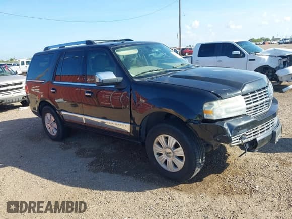 ✅ 2014 Lincoln Navigator • VIN: 5LMJJ2H55EEL01007 • Lot: 43389856. Listed on IAAI with 188,662 mi. Free auction sales archive from the USA and detailed vehicle history report at DreamBid. Image 1.