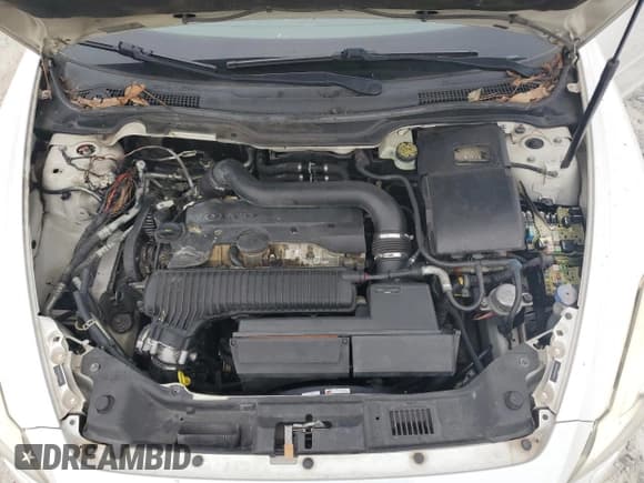 ✅ 2012 Volvo C70 T5 • VIN: YV1672MC9CJ123598 • Lot: 71211514. Listed on Copart with 172,248 mi. Free auction sales archive from the USA and detailed vehicle history report at DreamBid. Image 11.