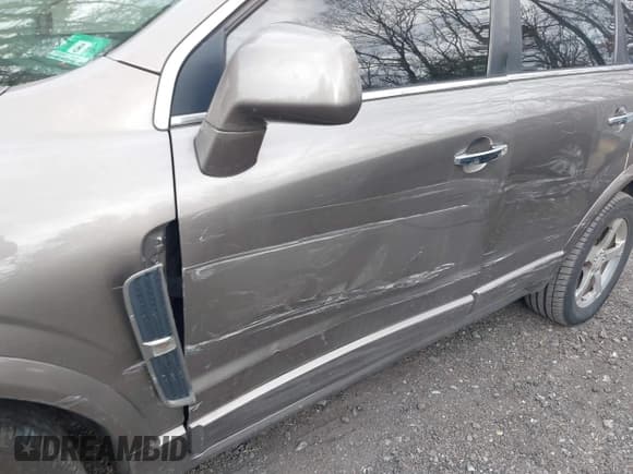 ✅ 2012 Chevrolet Captiva Sport LT • VIN: 3GNAL3E53CS521509 • Lot: 41779393. Wystawiony na IAAI z przebiegiem 157 238 mil. Bezpłatny archiwum sprzedaży aukcyjnych z USA i szczegółowy raport historii pojazdu na DreamBid. Zdjęcie 6.