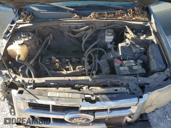 ✅ 2012 Ford Escape XLS • VIN: 1FMCU0C71CKC43475 • Lot: 87273615. Wystawiony na Copart z przebiegiem 241 017 mil. Bezpłatny archiwum sprzedaży aukcyjnych z USA i szczegółowy raport historii pojazdu na DreamBid. Zdjęcie 12.